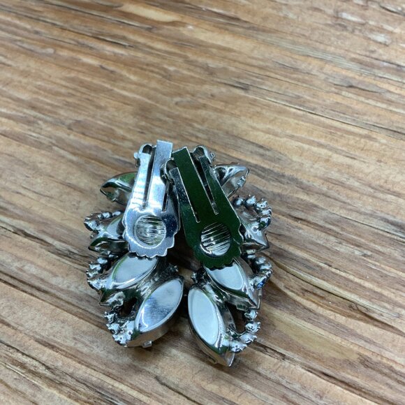 Weiss Inspired Vintage AB Leaf Aqua Blue Rhinestone Silver Tone Clip Earrings - Picture 3 of 8